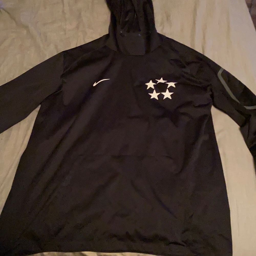 Nike pull over